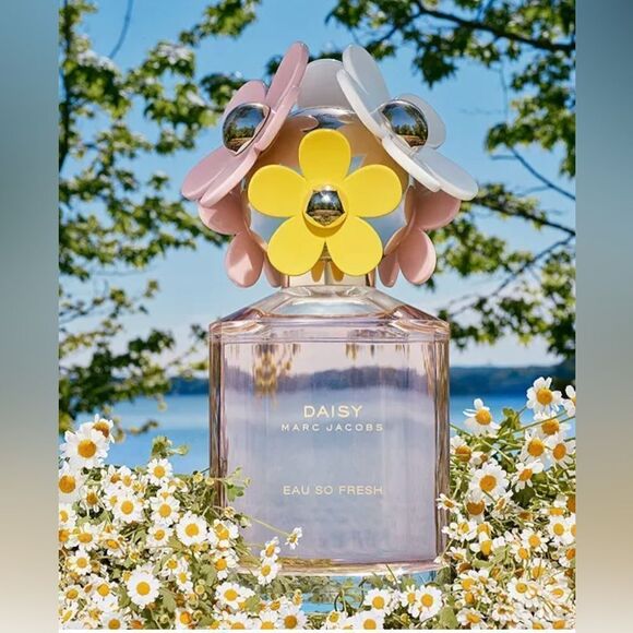 Marc Jacobs Daisy Eau So Fresh 4.2 oz Eau de Toilette & Body Lotion Set … - Picture 13 of 17